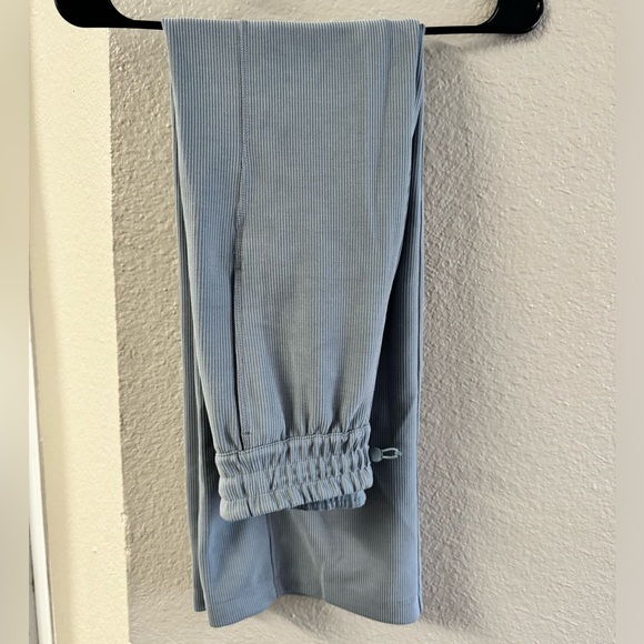 Ribbed lululemon Pants - Picture 1 of 11